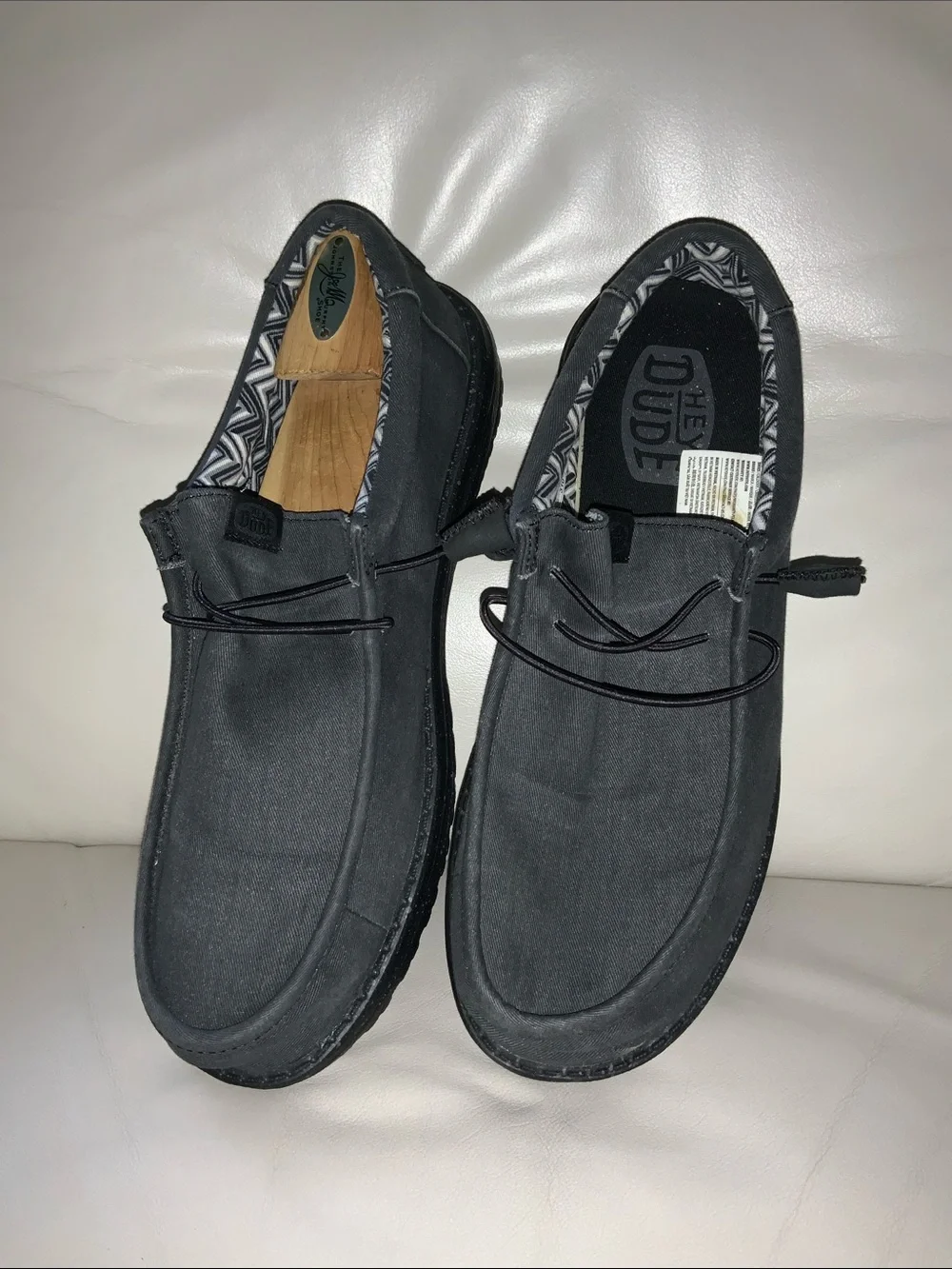 HEY DUDE MENS WALLY STRETCH‎ CANVAS shoes. Barely worn condition. Sz. 13.